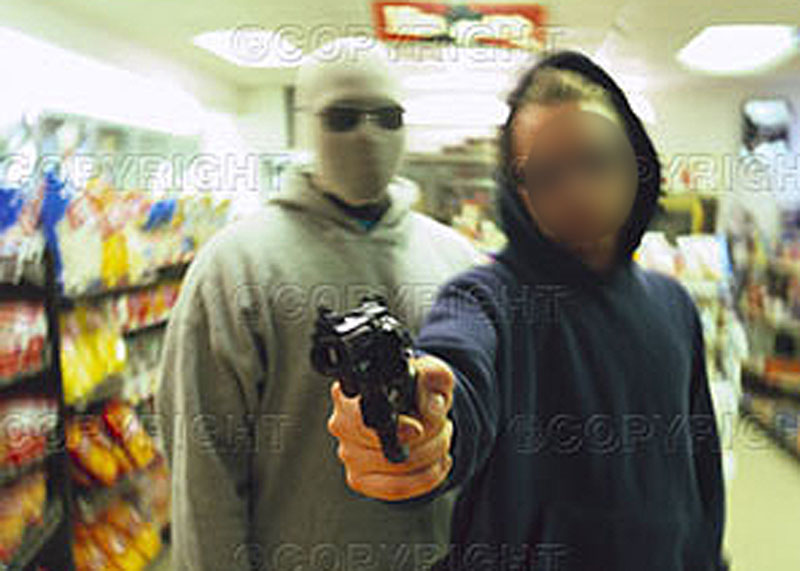 1056-Policiais-Assalto a Supermercado